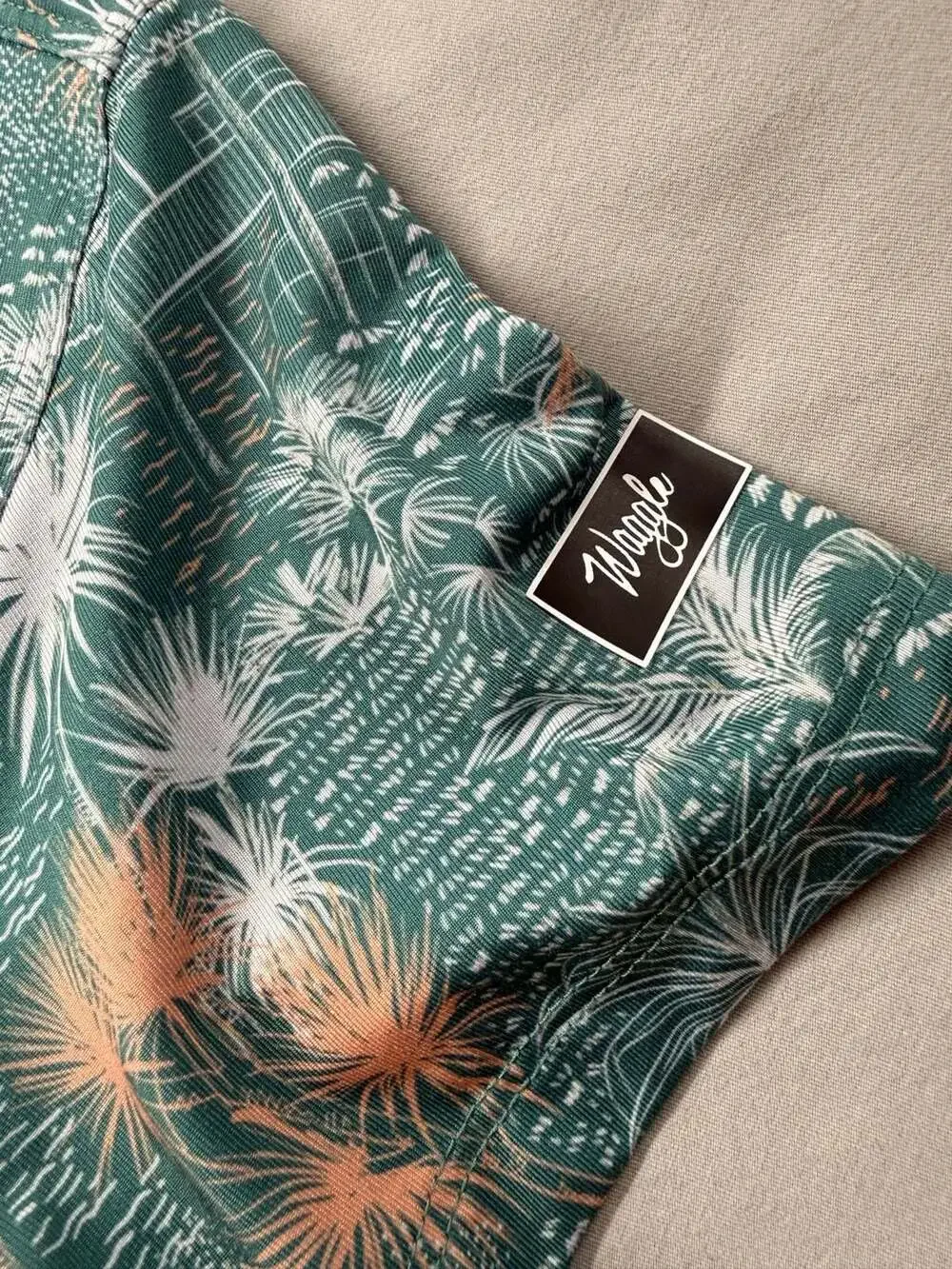 Waggle Golf Polo Shirt Mens Size M Tropical Palm Print Performance - Picture 4 of 6